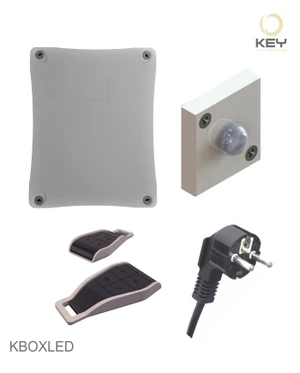 GARDEN BOX - kit pre ovládanie 20 vonkajších svietidiel. Kit obsahuje: riadiaca jednotka (BOXLED), nočný senzor (QUADRO), 2x ovládač (KPLAY4R), napájací kábel. - slide 0